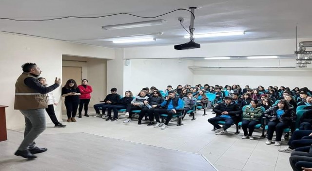 Sarıgölde öğrencilere gıda güvenliği semineri