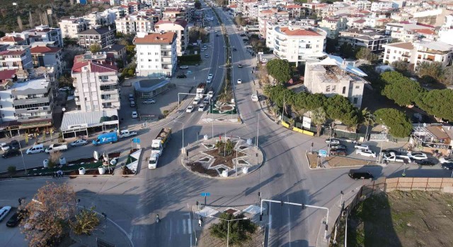 Seferihisarda kara yollarının yaptığı peyzaj düzenlemesinde sona doğru