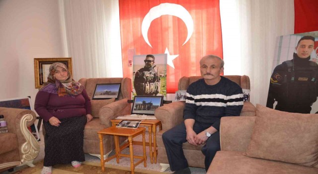 Şehidin hatırasını yazdıkları şiirlerle yaşatıyorlar