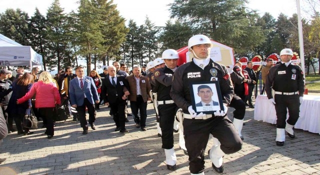 Şehit Komiser için Emniyet Müdürlüğünde tören