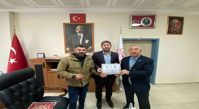 Serdar Ünsaldan Başhekim Selahattin Karagöze teşekkür belgesi