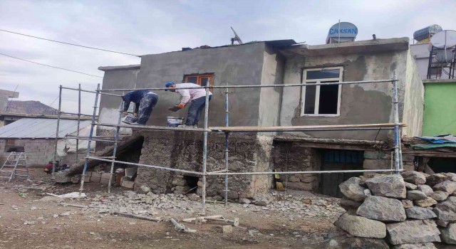 Siirtte 7 kişilik ailenin harabe olan evi hayırseverler tarafından yenilendi