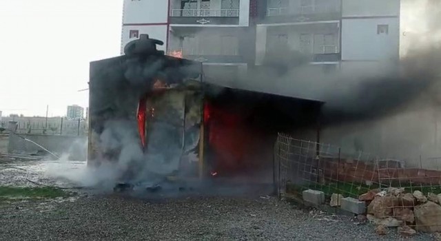 Siirtte bekçi kulübesinde çıkan yangın itfaiye ekiplerince söndürüldü