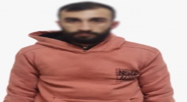 Silah zoruyla bir vatandaşın cep telefonu ve cüzdanını çalan 3 şahıstan 2si yakalandı