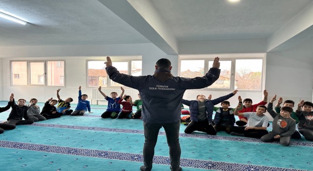 Simav İlçe Müftülüğünden öğrencilere izcilik eğitimi