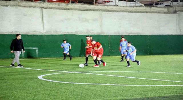 Sinopta protokol ile engelli çocuklar futbol oynadı