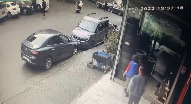 Şişlide motosikletteki 2 kişiye silahlı saldırı: Olay anı kameraya yansıdı