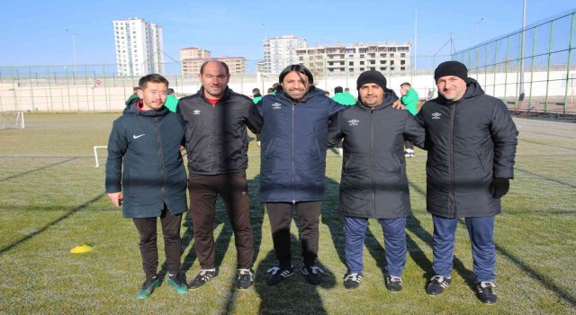 Sivas Belediyesporun yeni teknik direktörü Hayrettin Yerlikaya ilk idmanına çıktı