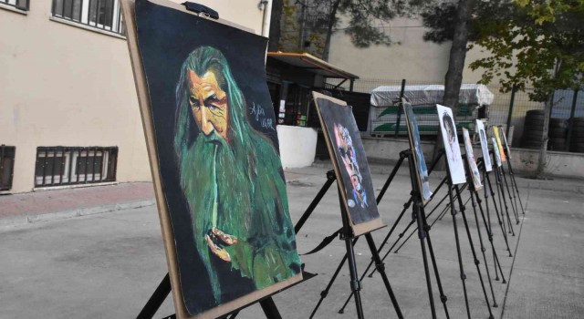 Siverekli 8. sınıf öğrencisi resim sergisi açtı