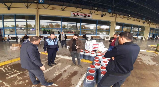 Siverekte kaçak pekmez operasyonu