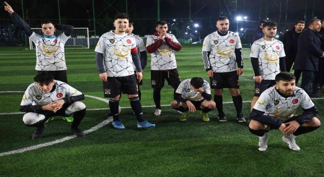 Sokak Liginin finalinde eski hakem Ahmet Çakar düdük çaldı