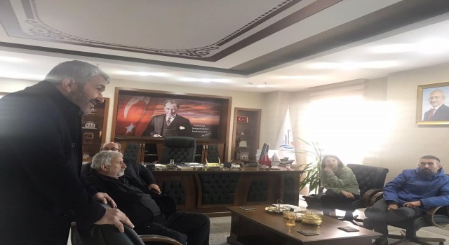 Sol Parti ve Halkevleri üyelerinden, CHPli Hopa Belediye Başkanı Ekmekçiye yeşil alan tepkisi