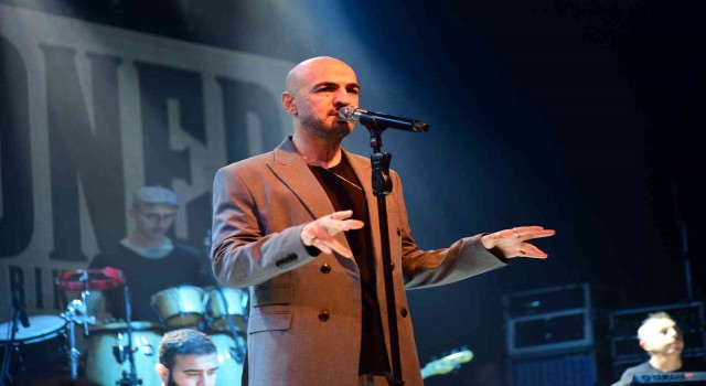 Soner Sarıkabadayının Bursada sevenleriyle buluştu