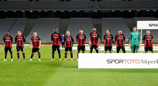 Spor Toto Süper Lig: Karagümrük: 1 - Trabzonspor: 1 (Maç devam ediyor)