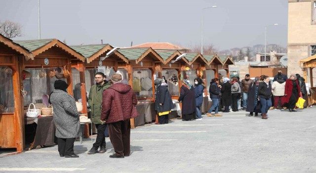 Talas, ‘maharetli ellerle kışa merhaba diyor