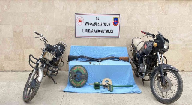 Tarihi eser kaçakçıları yakalandı