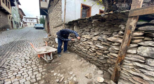 Tarihi ilçede çevre düzenlemesi çalışmaları sürüyor