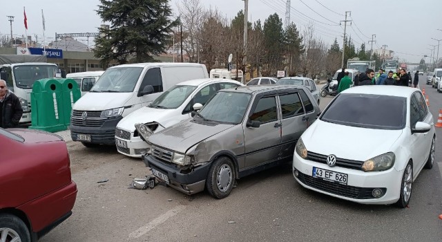 Tavşanlıda zincirleme trafik kazası: 1 yaralı