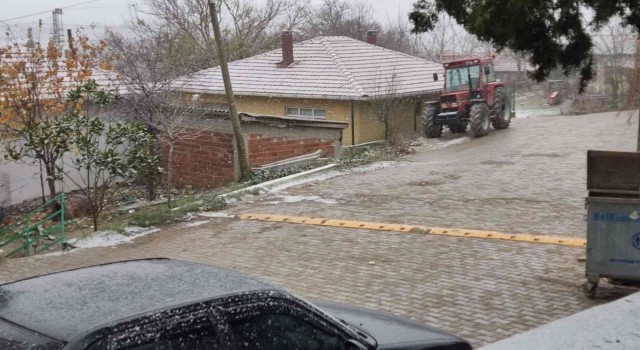 Tekirdağın yüksek kesimlerinde kar yağışı