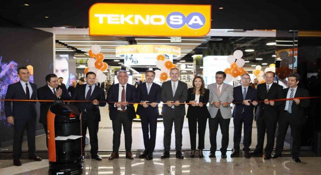 Teknosa, İstinyePark mağazasını müşteri odaklı yeni konsepte dönüştürdü
