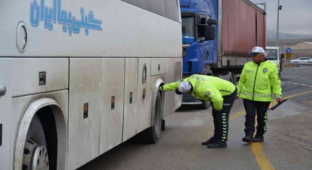 Tercanda zorunlu kış lastiği uygulaması yapıldı