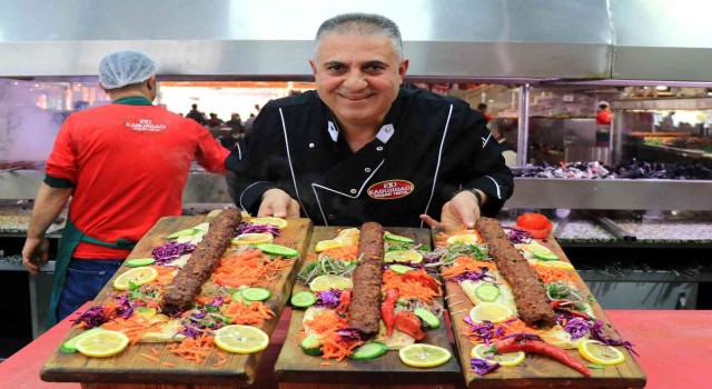 Tescili boru kebabını yemeye yurt dışından bile geliyorlar