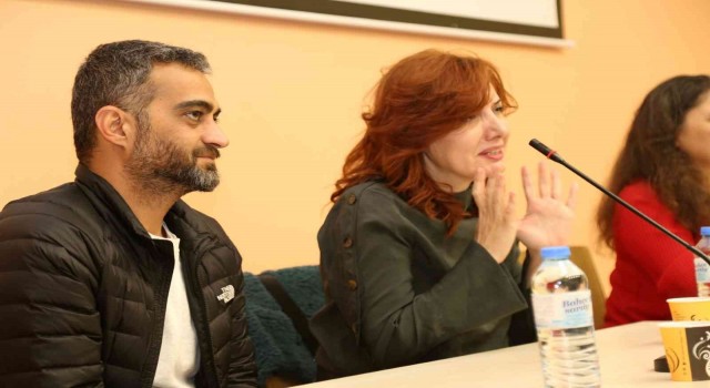 Tiyatrocular gençlere tecrübelerini anlattı