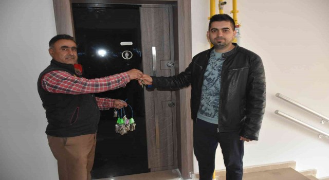 Tosyada inşa edilen TOKİ konutları sahiplerine teslim edilmeye başlanıldı