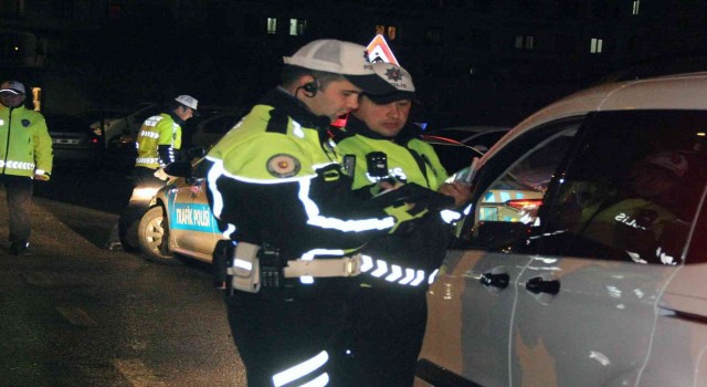 Trafikçilerden asayiş destekli alkol uygulaması