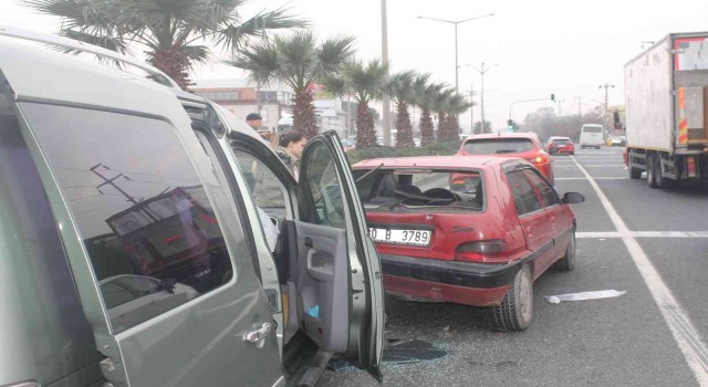 Turgutluda zincirleme kaza: 2 yaralı