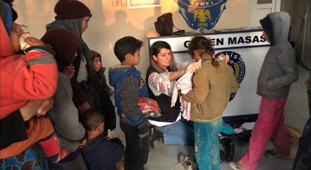 Türk polisinden Avrupaya insanlık dersi