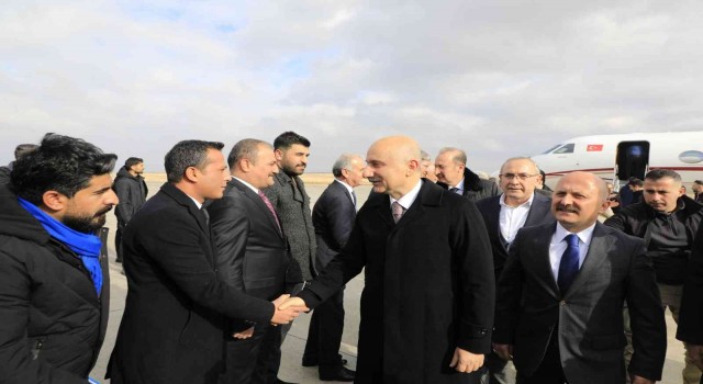 Ulaştırma ve Altyapı Bakanı Karaismailoğlu Ağrıda