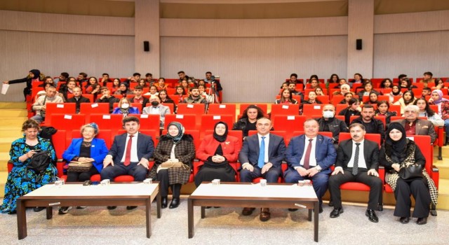 Üniversitede “Prof. Dr. Alaeddin Yavaşcayı An(la)mak” başlıklı söyleşi gerçekleştirildi