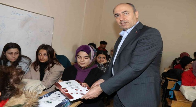 Üniversiteye hazırlanan öğrencilere kaynak desteği