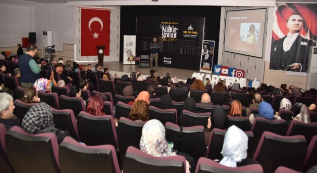 Uzmanı uyardı: İlk 36 ay çocuklar ekrana hiç bakmamalı