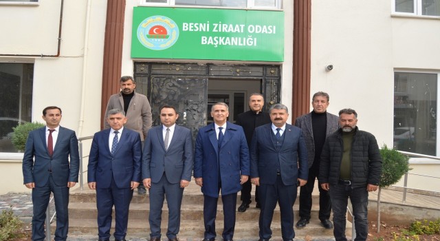 Vali Çuhadar, ziraat odasından tarımla ilgili bilgiler aldı
