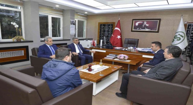 Vali Gürel kentte devam eden projeler için Kastamonuda bölge müdürlerini ziyaret etti