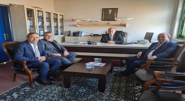 Vali Tutulmaz, Havalimanında toplantı düzenledi