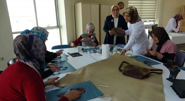Van Büyükşehir Belediyesinden deri kursu