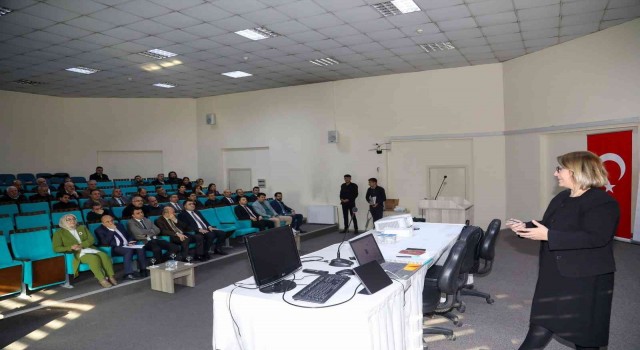 Van Büyükşehir Belediyesinden hizmet içi eğitim semineri