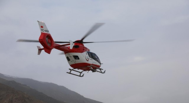 Vanda ambulans helikopter 2022 yılında 112 hasta kurtardı