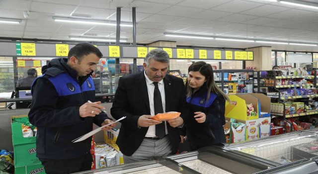 Vanda fahiş fiyat ve etiket denetimi yapıldı