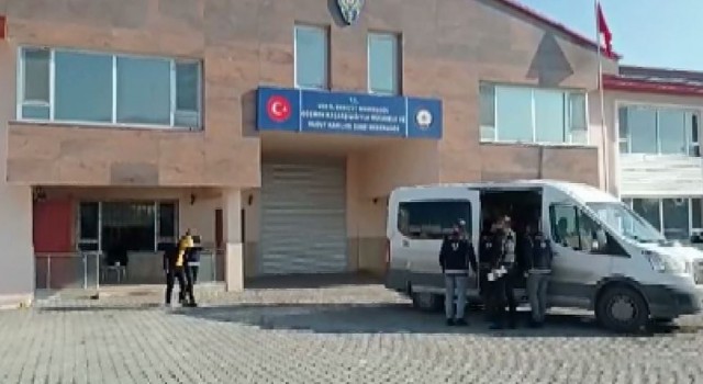 Vanda göçmen kaçakçılığı yapan 13 organizatör tutuklandı