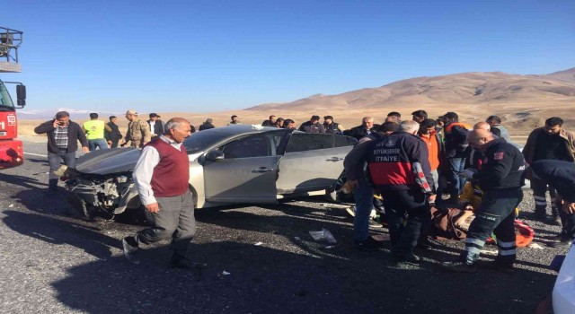 Vanda trafik kazası; 1 ölü, 6 yaralı