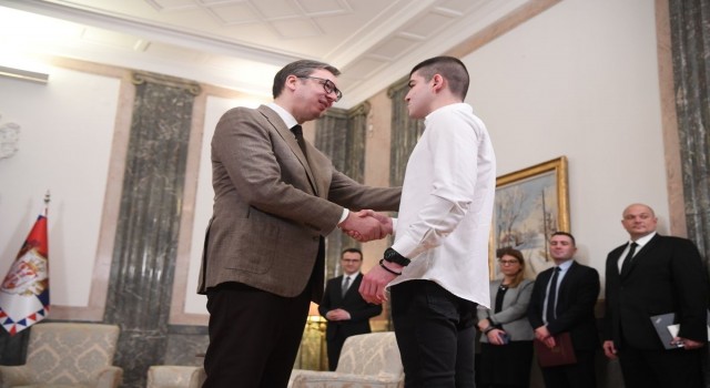 Vucic: NATO ile bir felaketten şimdilik kaçınmayı başardık