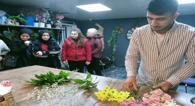 Yaparak öğrendiler