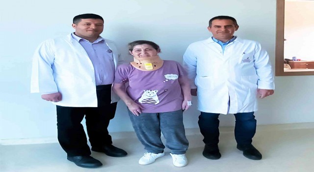 Yatağa bağımlı hasta geçirdiği ameliyatla yeniden yürümeye başladı