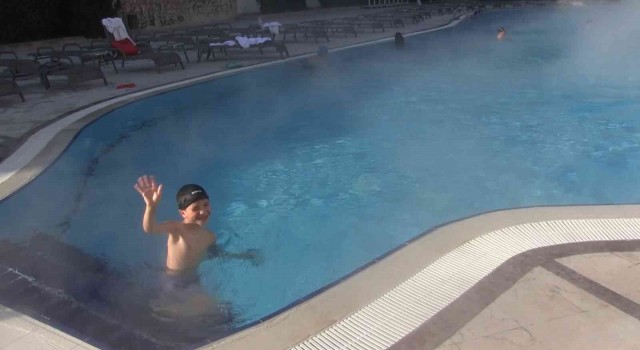 Yeni yıla sıcak havuzda girecekler
