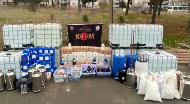 Yılbaşı öncesi 15 ton etil alkol yakalamasında 3 kişi tutuklandı