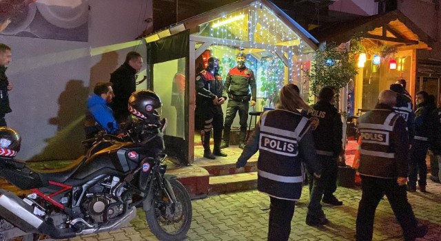 Yılbaşında Sakaryada kuş uçmayacak: 2 bin 5 polis sahada